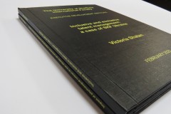 Твердый переплет с печатью на обложке