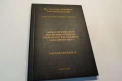 Твердый переплет печать на обложке.